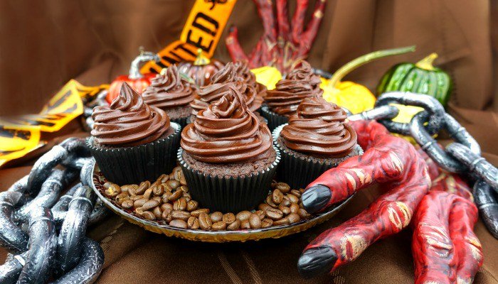 Sinless_Secrets's tweet photo. New Recipe! 😋 Chocolate Mocha Paleo Cupcakes {with Paleo Chocolate Mocha Frosting!} ☕️ https://t.co/BWhRRbVDFE https://t.co/Pi0VmCUbvC
