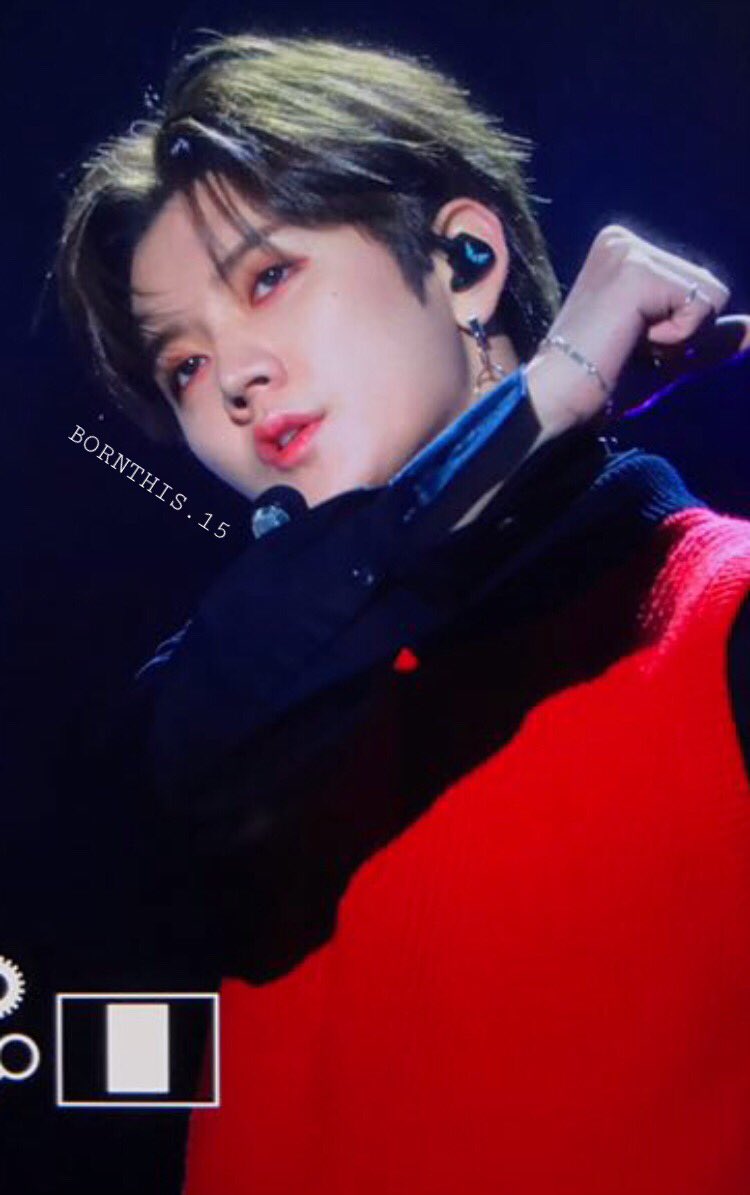 Bornthis15's tweet photo. 🐰 2018 / 10 / 14 SBS BBQ Preview

#렌 #민기 #최민기 #뉴이스���W #REN https://t.co/lQ6u0J4tIX