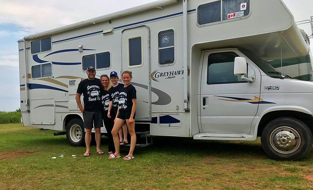 myrvezy's tweet image. Class C motorhomes are easy to drive &amp;amp; perfect for family vacations. Class B motorhomes are more compact and great for couples! Find out more about which RV is best for you by watching our Facebook Live direct from the Toronto Fall RV Show @yyzfallrvshow! #goanywhere 🇨🇦 #ORVDA