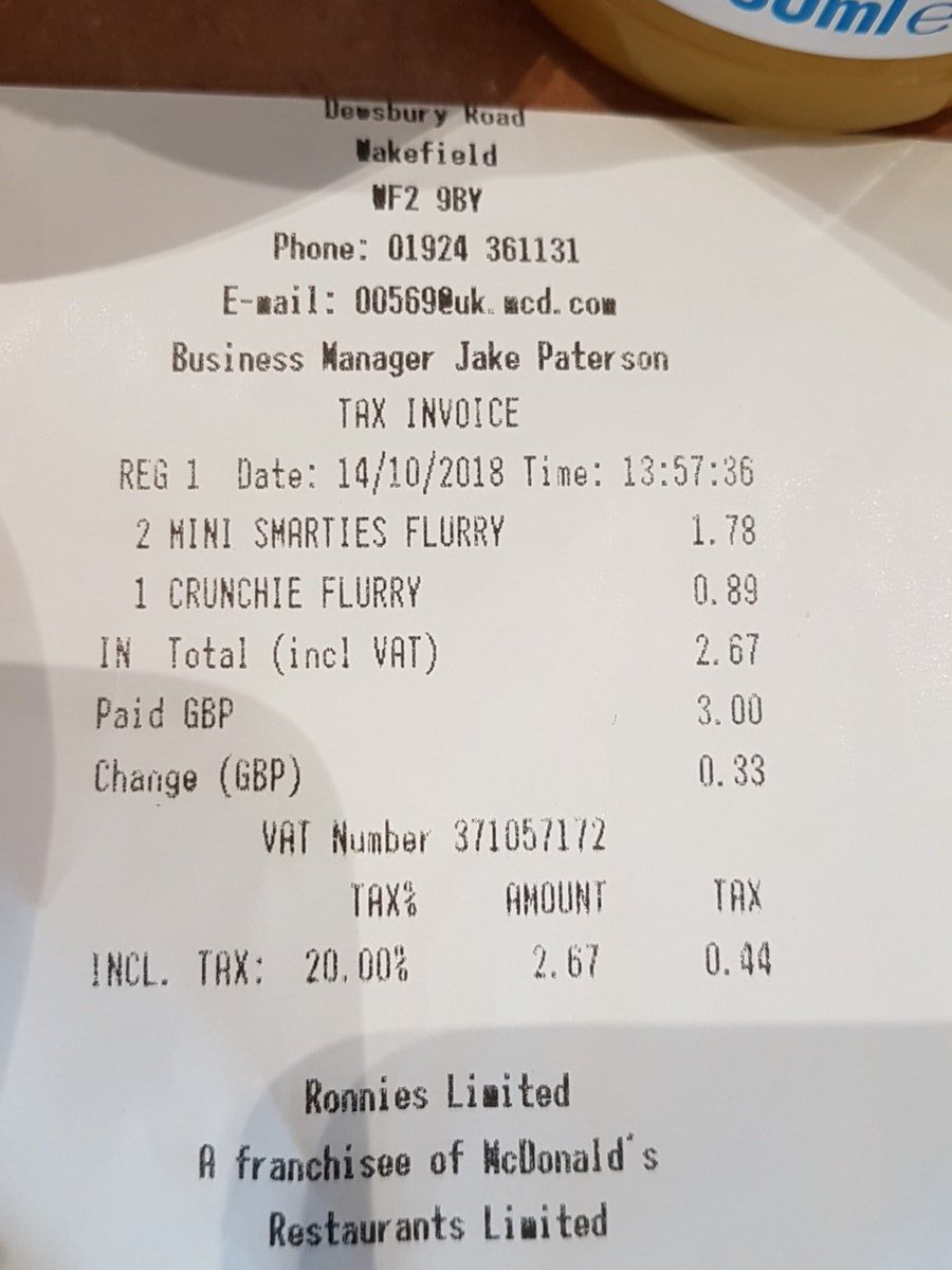 PeterStrachan01's tweet photo. @McDonaldsUK why does a mcflurry mini cost the same as a normal mcflurry? Someone can't add up... https://t.co/UI3ekPaXG3