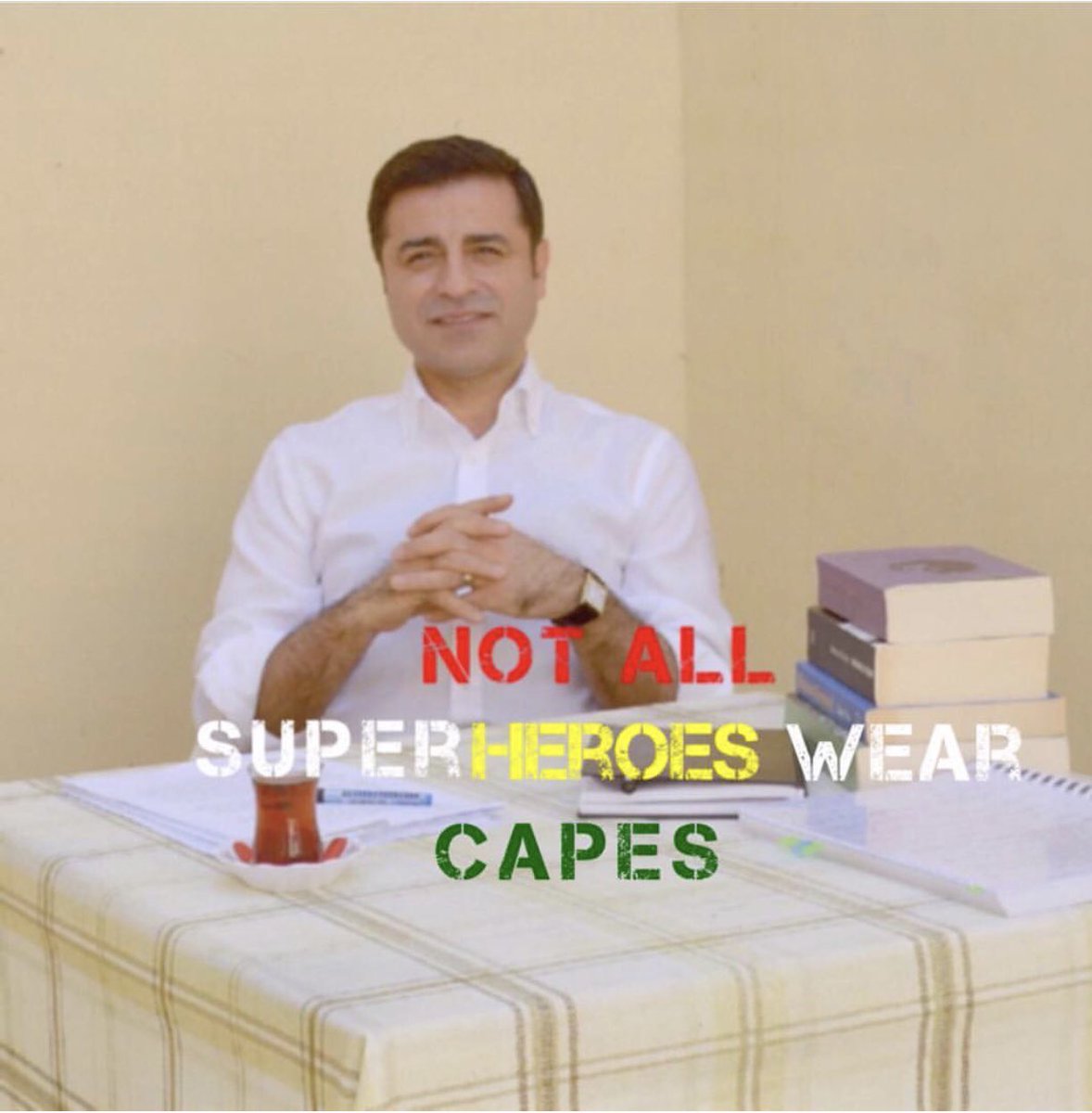 KarimiZryan's tweet photo. !!!Not all super heroes wear capes   
هەمیشە ئەبەر قرەمانەكان بەو جۆرە نین كە لە داستانەكانا ئەیانبینین
هەندێك جار لە قاڵبی مرۆڤێكی ئاسایی دەرئەكەون ❤️ 
#كوردایەتی
#سەرۆك
#نیشتمان
#SelahattinDemirtaş https://t.co/QDitOQHMj2