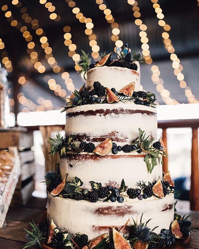 Tartas de boda con motivos invernales  #boda #wedding #food #tarta
Mucho más en nuestra web tienda.tiestayboda.net