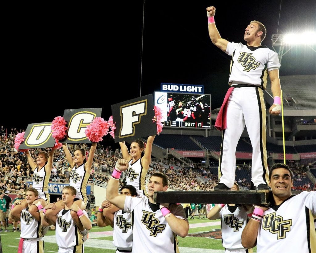 TU4Community's tweet photo. @BlindBrookCheer nice work by the team #pinkingout #BreastCancerAwareness ty for your time and leadership in your Community!! https://t.co/MzBwtGnbtI