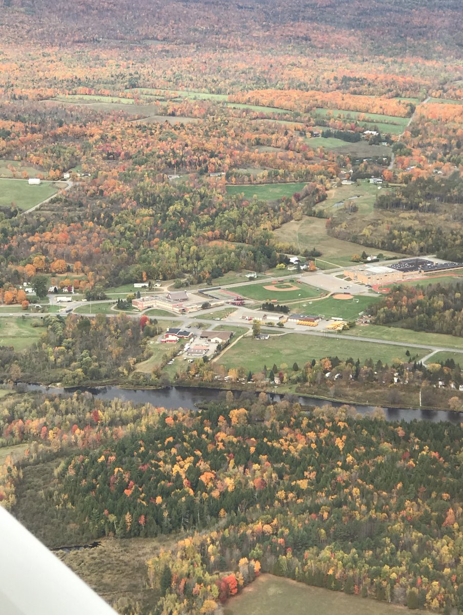 tracy_manor's tweet photo. ✈️ Ariel view of @SaranacElem! Check out Valcour Flight Endeavors for your next adventure! #SESational #SaranacCSD #livelife #experiencesnotthings #epic https://t.co/KAr9Ol4ODU
