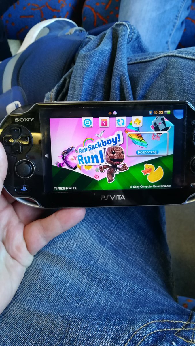 Grey8319's tweet photo. Czas umilić sobie powrót do domu. #Psvita #LittleBigPlanet #RunSackboyRun https://t.co/D2QnkvhJCV