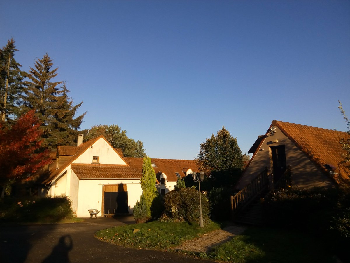 CarolTic_'s tweet photo. Fantastic couple days in France, enjoying the good weather during the #previsit for our Year 7 trip! So lucky to have these opportunities thanks to my amazing job! #teacher #TeachingRules #NewTripComing #dcps https://t.co/7ZICHaKbRC