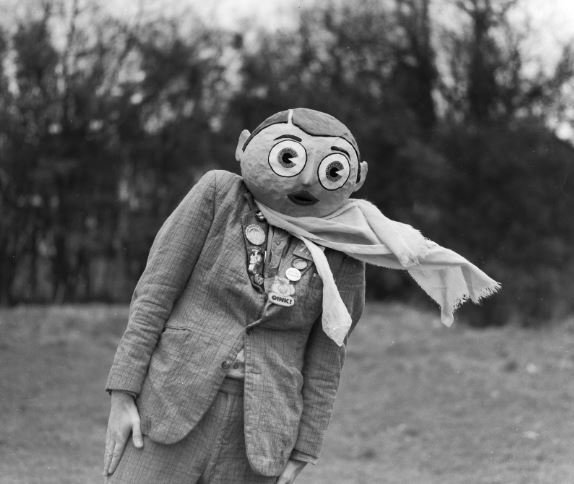 UKScreenSkills's tweet photo. Huge congrats to Steve Sullivan, producer of @BeingFrankDocs, the story of maverick Manchester comedian Frank Sidebottom. Being Frank: The Chris Sievey Story, a Film Skills Fund-contributing documentary, debuts this afternoon at @vuecinemas Leicester Square #LFF2018 @BFI https://t.co/qYL4qwk09E