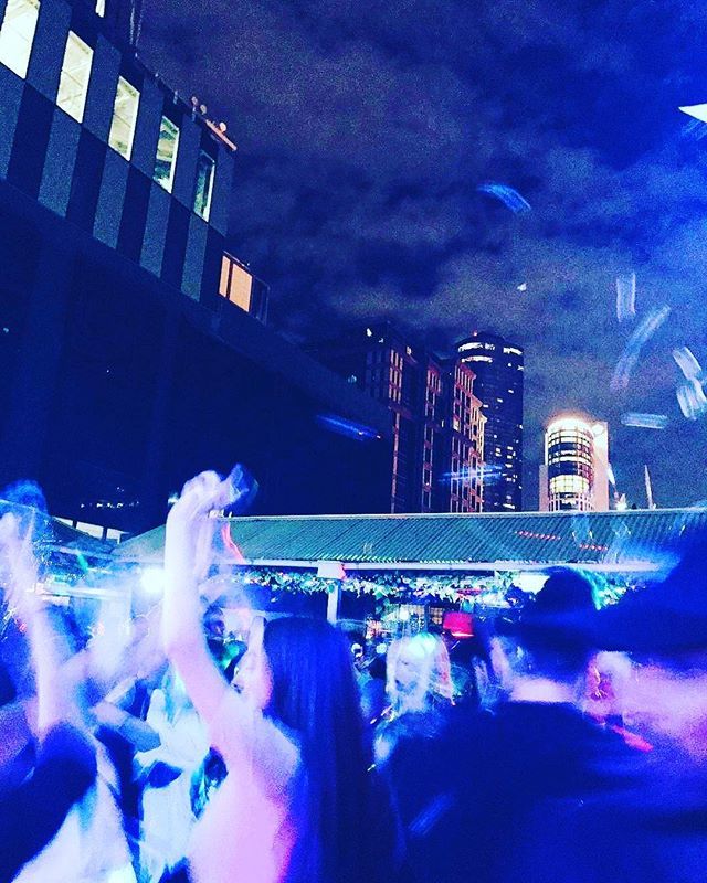 InflationKingSt's tweet photo. put your hands up in the air 🙌
•
📸: @linneahjarn 🎧
.
.
.
.
.
#geddeslounge #shouldbedancing #inflation #inflationnightclub #topyard #dance #istheweekendhereyet #mondayvibes #housemusic #edm #hiphop #electronicmusic #weekendnear #grooveon #party #func… https://t.co/M3RavyaaqS https://t.co/JIZeka0OaO