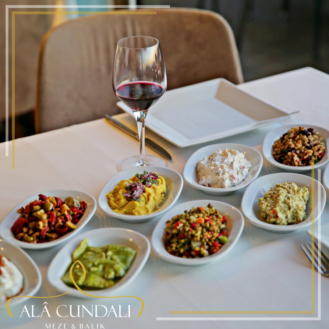 Keyifli akşamların adresi #AlaCundalı, bu pazar da sizi tadını unutamayacağınız lezzetlerle buluşturuyor! 

#pazar #sunday #teras #manzara #balık #meze #aşk #İstanbul #terrace #panorama #fish #appetizer  #restaurant #love #neredeyesek #bugünnereyegidelim #yemekneredeyenir #yemek