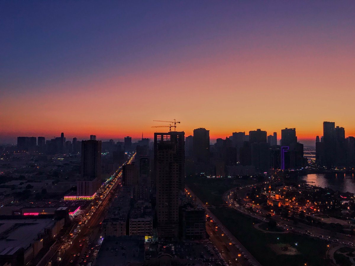 Blazing Downtown. #shotoniphone <a href="/Apple/">Apple</a>