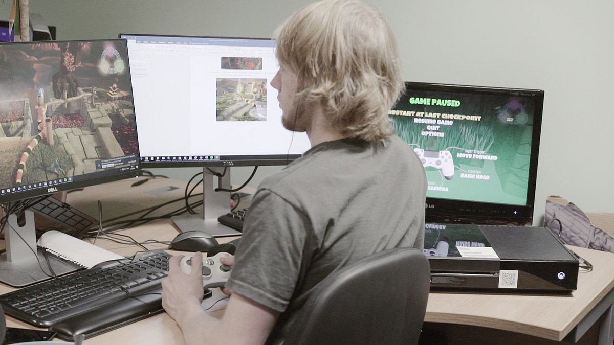 thecitytalking's tweet photo. "Remember when computers really were for fun?" 🎮

Darren Mills, Co-Founder and Studio Director of @SumoDigitalLtd told us about Gaming in Sheffield; from humble beginnings to the multimillion pound industry it is today 👉 https://t.co/zBALPgUSUM https://t.co/Sfs8vFpibs