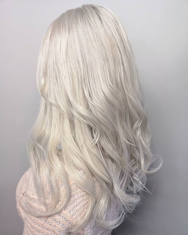InvisiTab's tweet photo. We are looving this Ultimate Platinum Blonde !
 📷: @bombshellhairstyling.keune
.
.
.
#invisitab #invisitabextensions  #tapeinextensions #extensions #hairlove #hairlife # #hairinspo https://t.co/pbRu0CY2gb