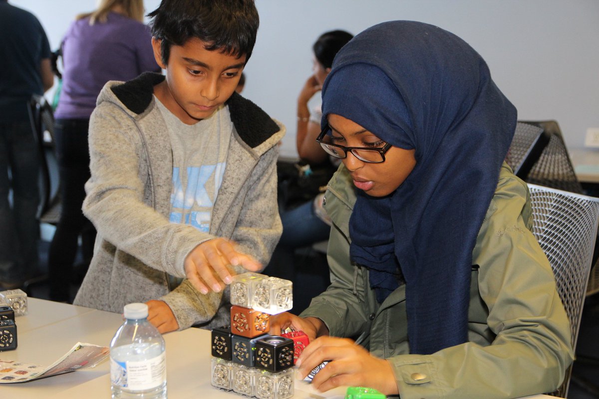BramptonLibrary's tweet photo. Get your hands on cool gadgets and the newest in maker technology at Tech Fair 2018, taking place October 20th at Chinguacousy Branch. This free event is family friendly, so bring the gang along! #BLTechFair #TechFair https://t.co/ULB4y7ShmI https://t.co/gMZEvfoJph