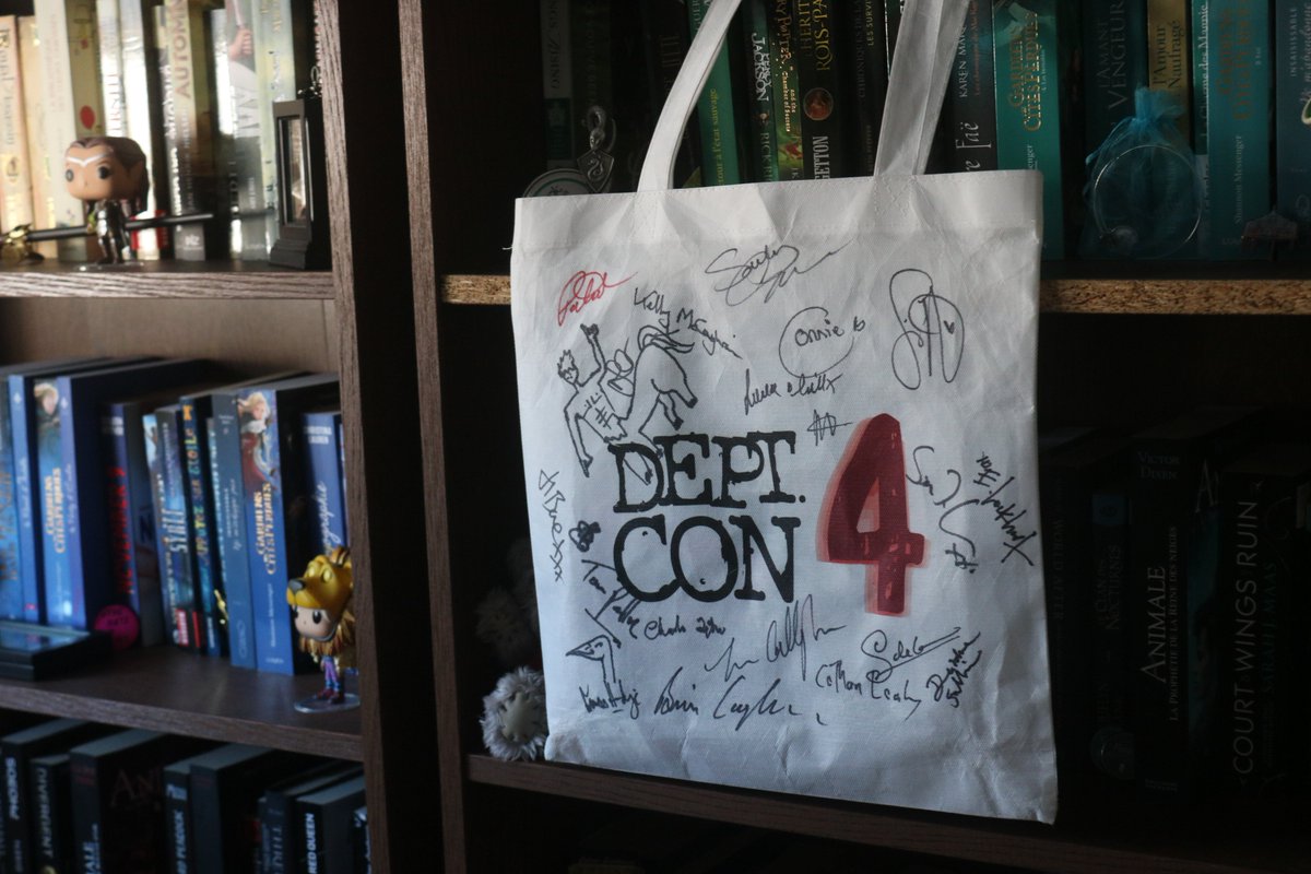 uncoinpourlire's tweet photo. Now home.
(You can't see it but I also added tons of books to my WL!!)
#DeptCon4 ๐๐๐ปโโ๏ธ๐๐ปโโ๏ธ https://t.co/I3bBZfHXTI