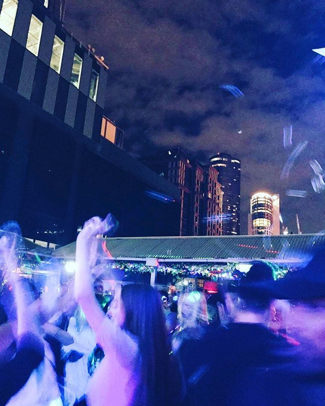 GeddesLounge's tweet photo. put your hands up in the air 🙌
•
📸: @linneahjarn 🎧
.
.
.
.
.
#geddeslounge #shouldbedancing #inflation #inflationnightclub #topyard #dance #istheweekendhereyet #mondayvibes #housemusic #edm #hiphop #electronicmusic #weekendnear #grooveon #party #func… https://t.co/6eJGxQnXfv https://t.co/uKiv4iSjU4