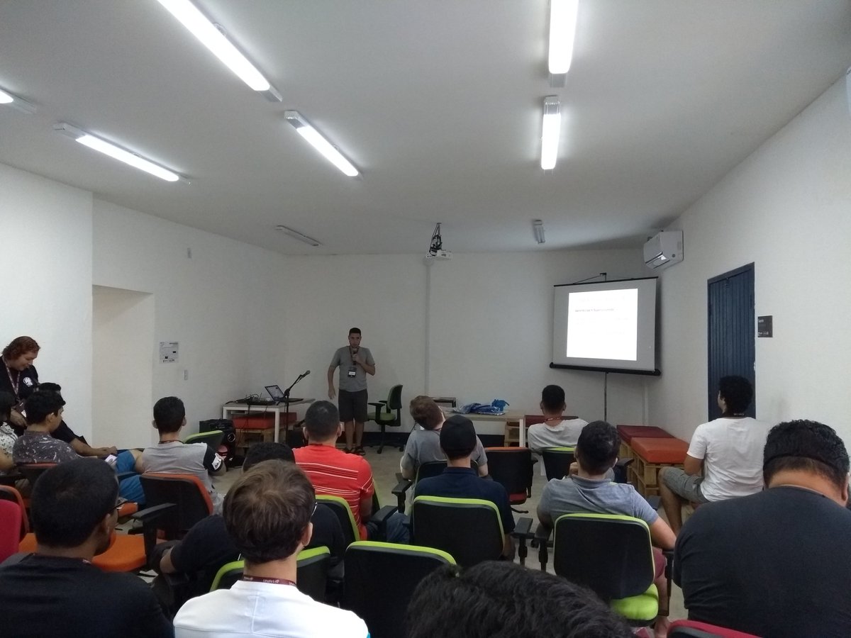 devdrops's tweet image. Machine learning agora no #phpeste2018 com Felipe Pimenta