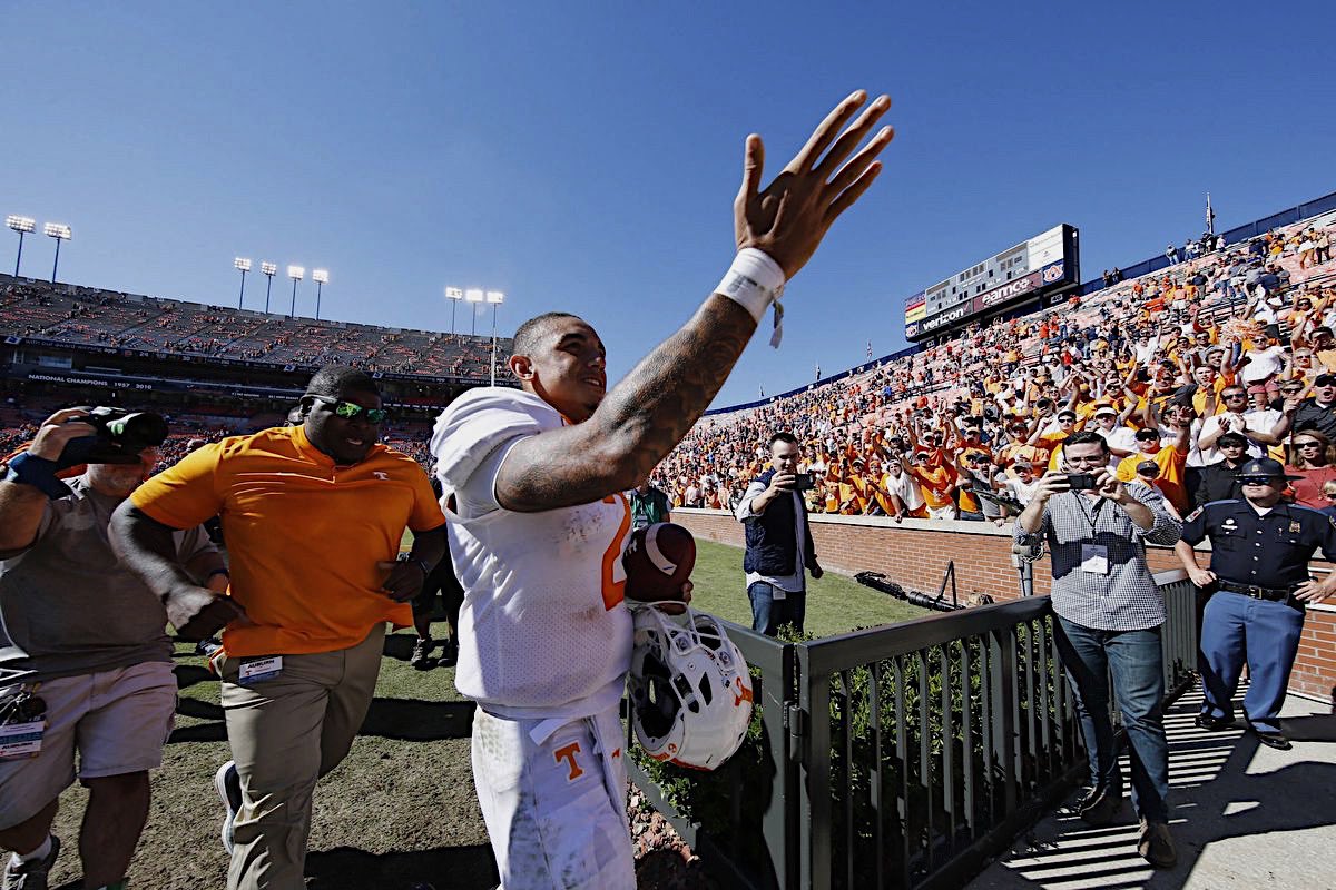 VFL_Athletics's tweet photo. Waking up on a Sunday after a big win is always a good feeling #GoVols 🍊 https://t.co/x36w0sEuZa