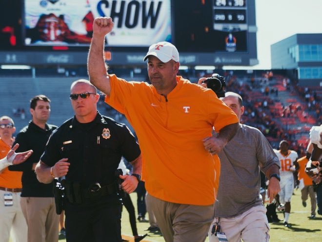 VFL_Athletics's tweet photo. Waking up on a Sunday after a big win is always a good feeling #GoVols 🍊 https://t.co/x36w0sEuZa