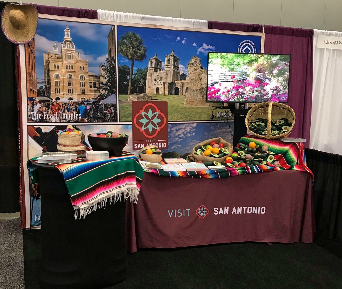 karenb31's tweet photo. Viva AABB! We’re looking forward to hosting AABB in San Antonio next year! Come see us at booth 1919 and get your save the date card and stress squeezer avocado! #aabb18 #visitsanantonio #aabb19 https://t.co/D4jHhHPdqo
