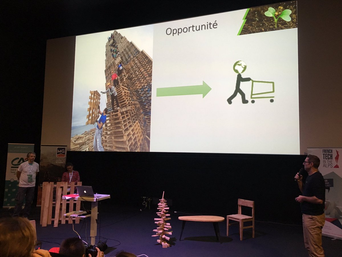 swannecy's tweet photo. La fabrique du Phœnix fait renaître le bois #swannecy https://t.co/eu5Kit0WVx