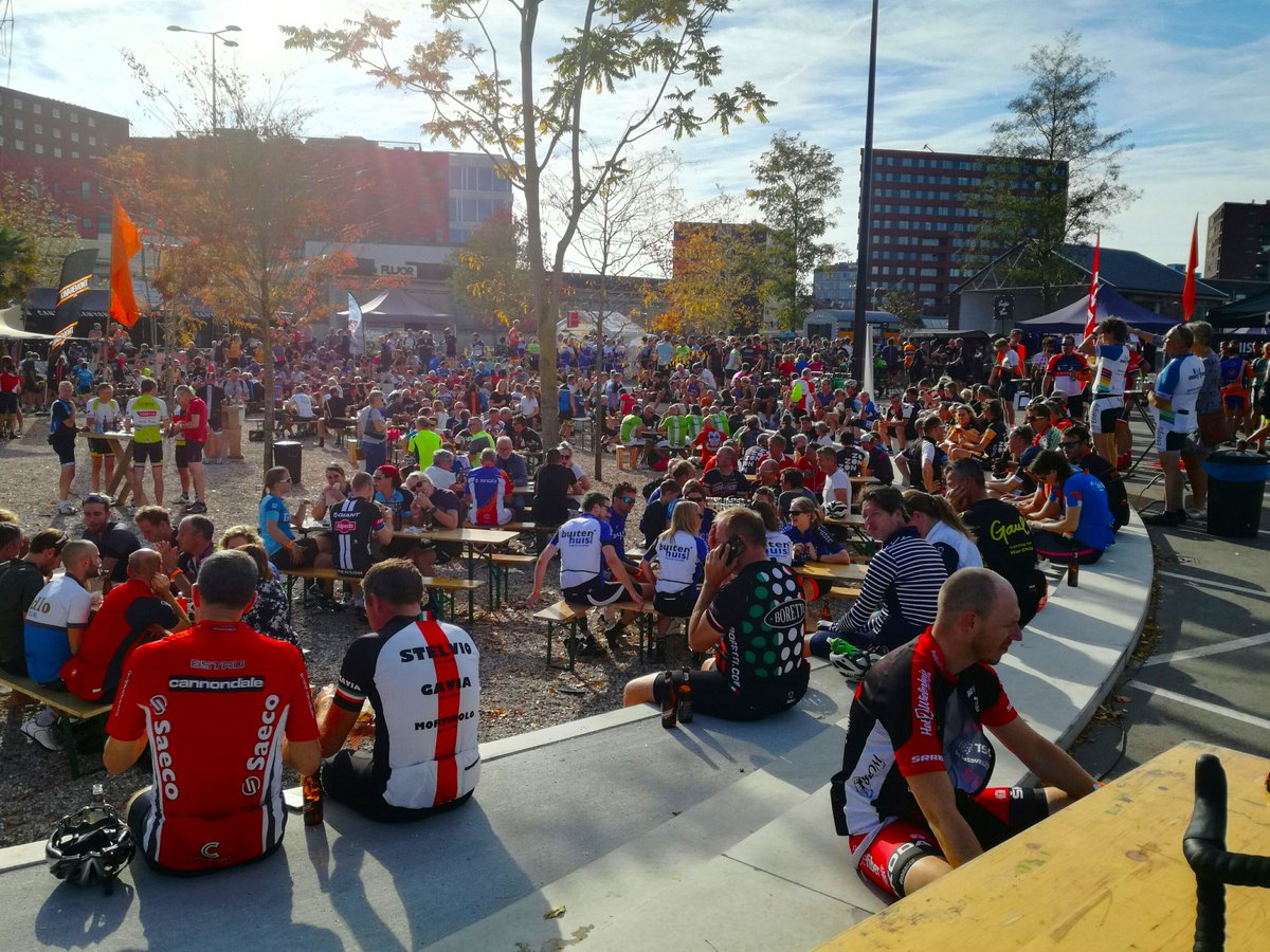 Wat een leuke dag 😀. Dit was de meest zonovergoten editie van <a href="/MeewindKoers/">Meewind Koers</a>. Extra lang genoten van het finishfestival. Hopelijk was jouw weekend net zo geslaagd!