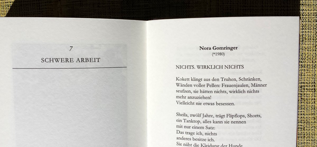 Frisch gedruckt und lieferbar:  Das neue Buch bei Schnatmeyer&amp;Derham. Gesammelte #LiterarischeTextilfunde zu einem bisher kaum erforschten Bereich der (Frauen-)geschichte.  
textilegeschichten.net/2018/10/14/das…