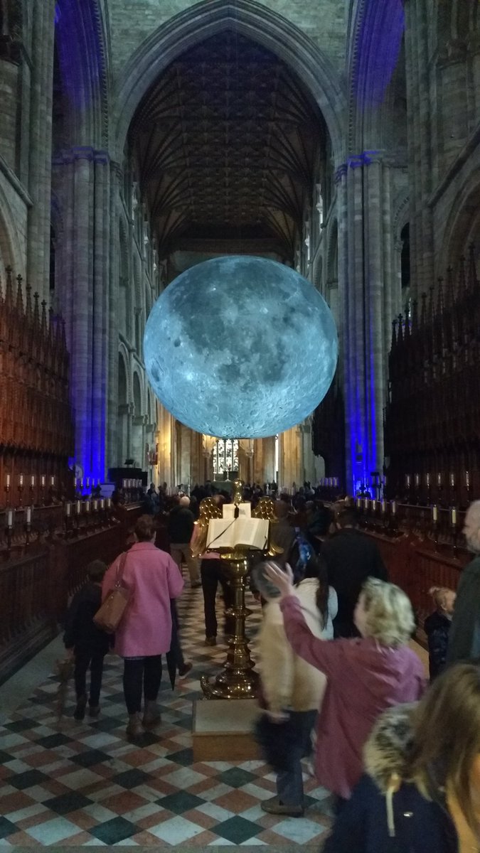 An amazing feature in a truly amazing location. #pborocathedral #museumofthemoon pic.x.com/qsoVofMfYO