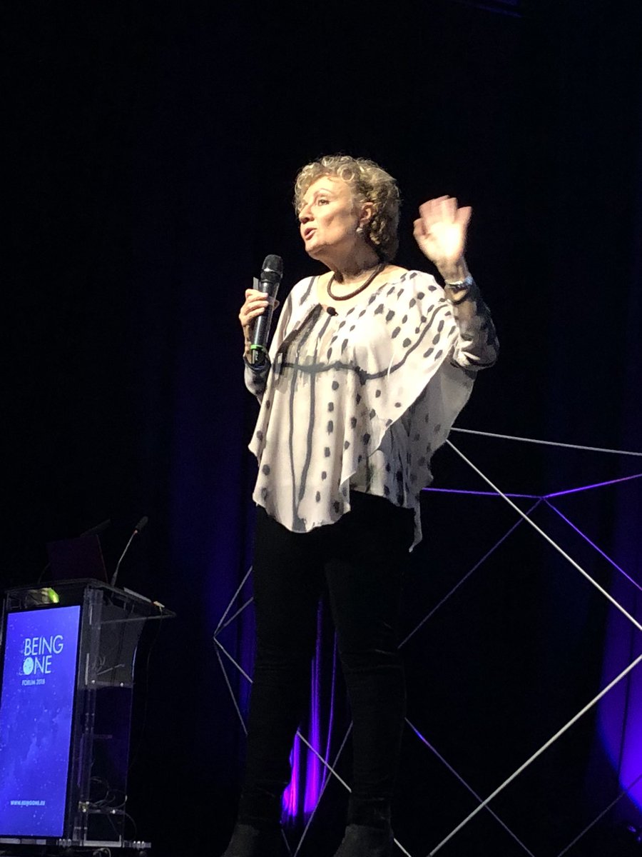 BeingOneForum's tweet image. “No están aquí por casualidad, hay algo que tienen que hacer que es importante. El universo te lo va a poner delante. ¿La pregunta es: que vas a hacer con eso? @MabelKatz 💙
#beingoneforum2018