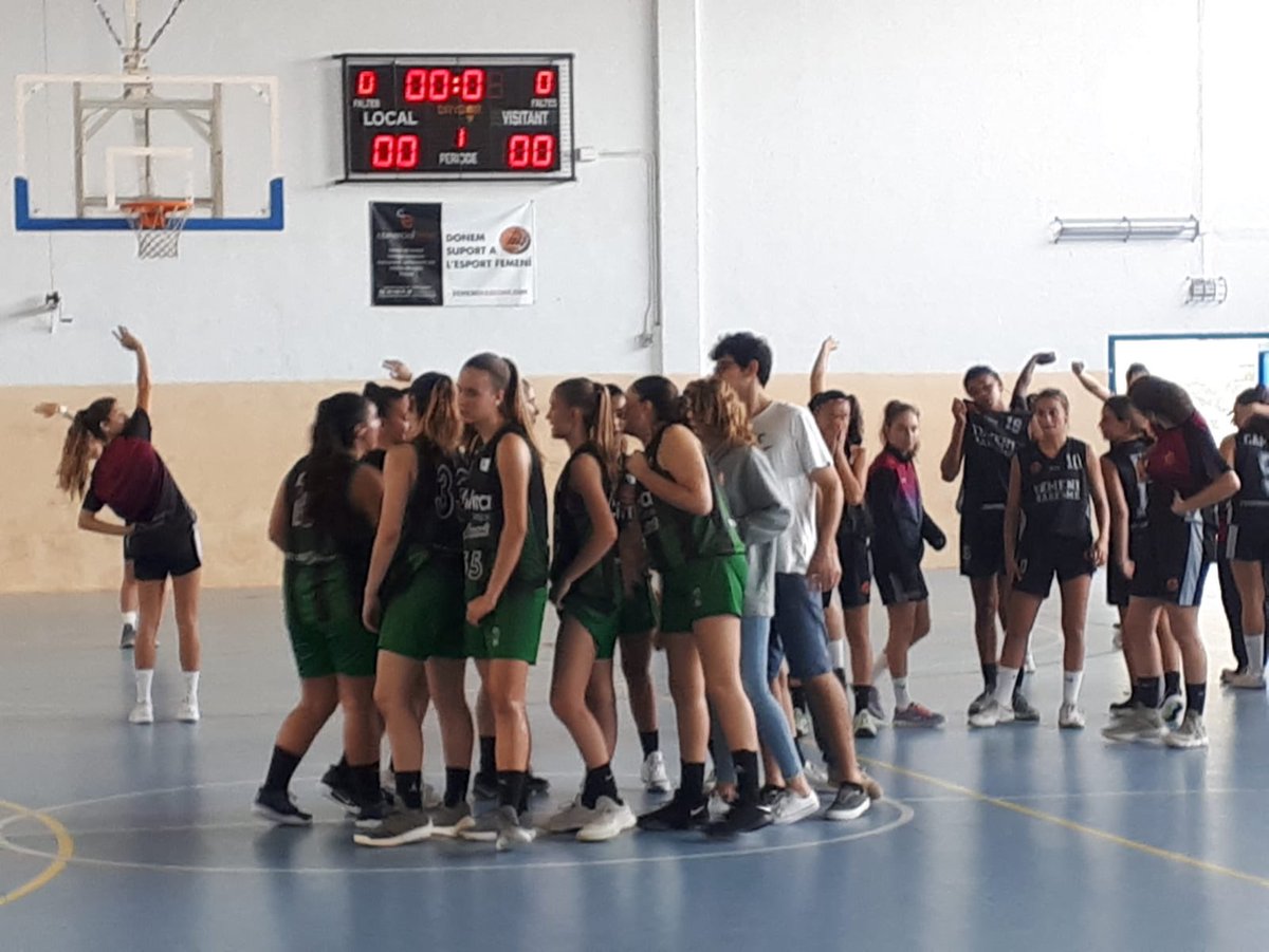 joventutfemeni's tweet photo. Victòria molt ajustada després de 3q’s molt bons del #junBJF 50-53 @FemeniMaresme
@Jona_Hernandez
#badalonaésfutur
#ResultatsJF https://t.co/ot1slrAZDH