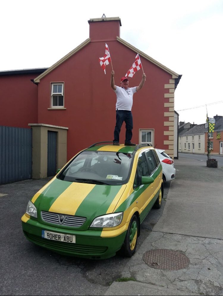 joeosullivan33's tweet photo. Support @DromtarriffeGAA Tuesday night - the only Duhallow team that can win the county and All Ireland this year 😉 https://t.co/2R6n0e0aNQ