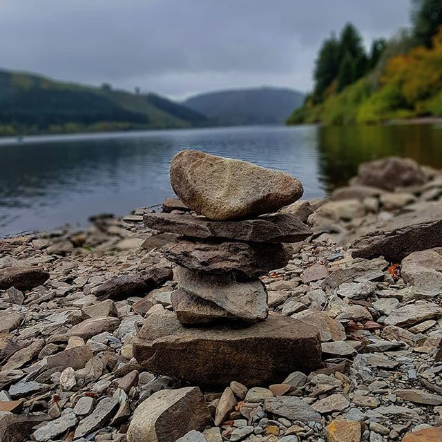 Water level is still low even after the rain #LakeVyrnwy #ExploringWales #StackedRocks #cairnrocks #Wales