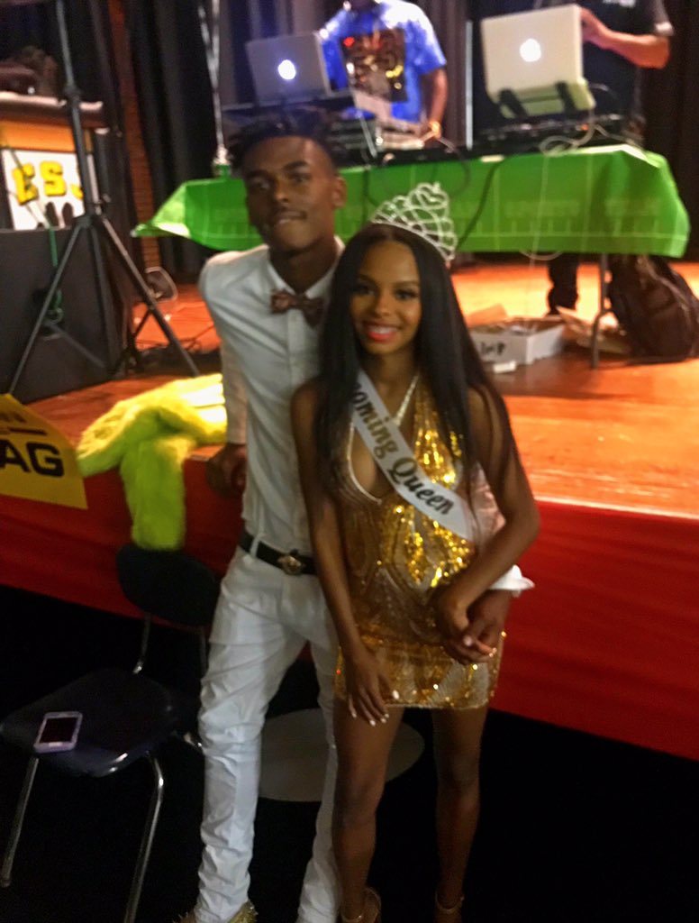TRPM1224's tweet photo. She Been My Queen @taeee_taee 💛🔐But She Got The Crown Too 🎉Congratulations Babe You've Always Been Royalty too Me I'm So Proud of You 💯😘💛 #HCQUEEN #HerlastHomecoming #ESJ2019HCQUEEN https://t.co/86pYBG24Jx
