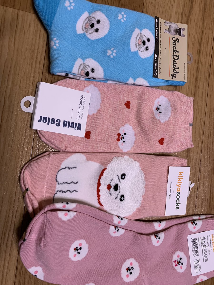 ビションのおから En Twitter ハワイ土産と韓国土産 ハワイは色々グッズがあって楽しいけど 靴下のクオリティね お値段も可愛く なけりゃお顔も可愛くない 韓国はほぼピンク 街中でビションを見つけると つい爆買いしてしまう 安いからね Iphoneケースは２代目