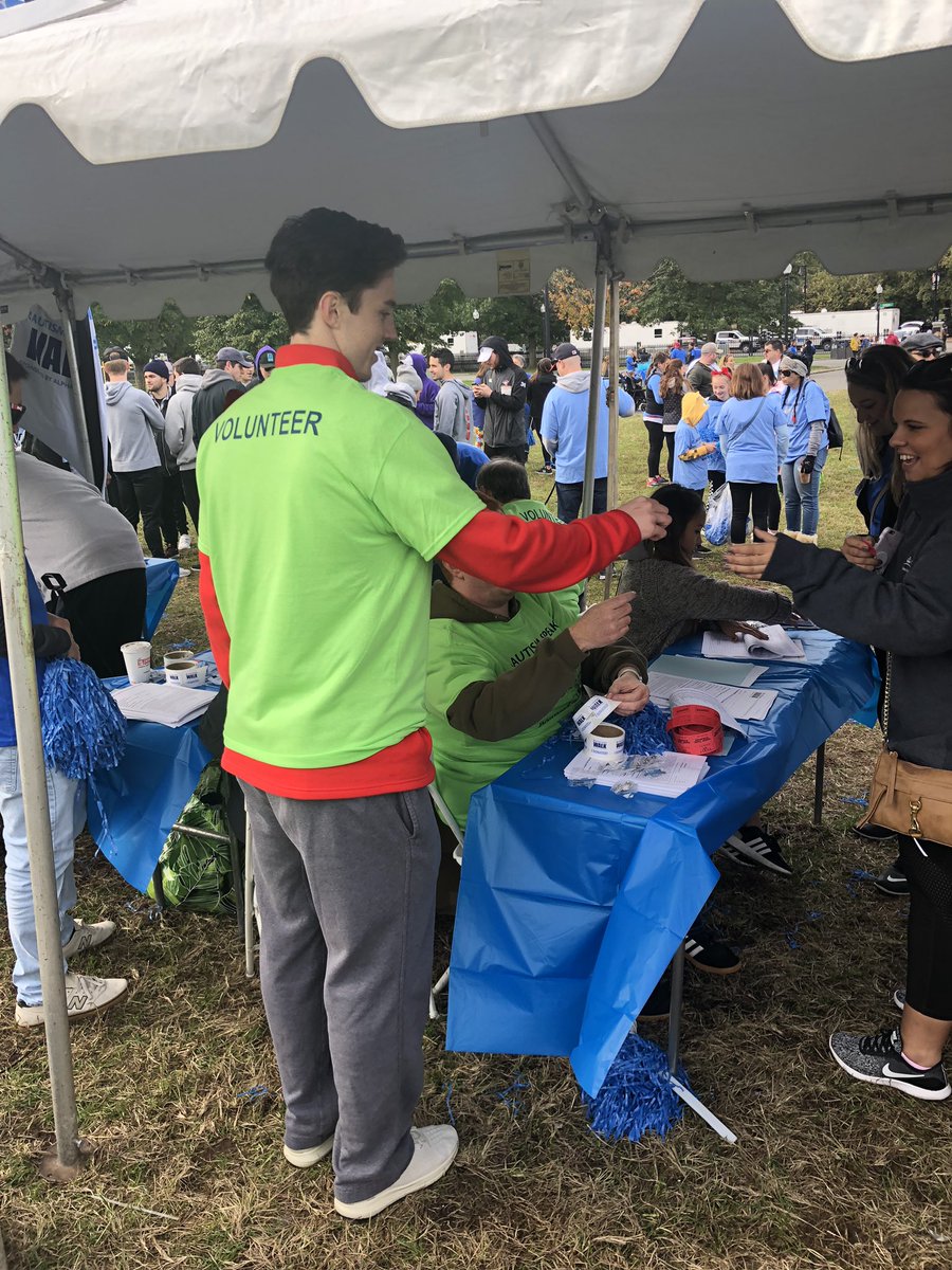 TerrierMBB's tweet image. Our guys spent their Sunday morning volunteering at the @autismspeaks Annual Boston Walk! #ProudtoBU #Itstimetolisten