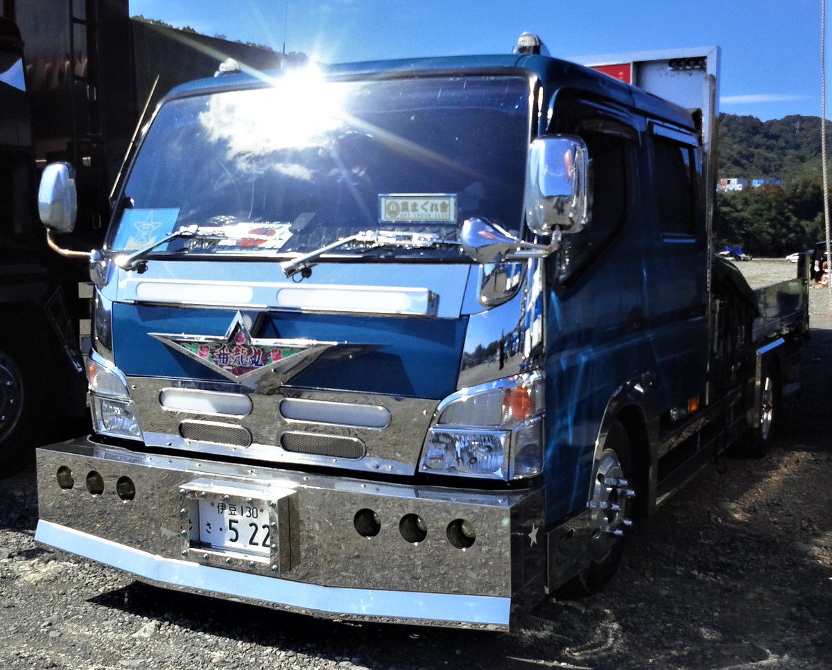 ジェネレーション　キャンター　顔面ブラック　バンパー　グリル　デコトラ　２トン 大グループに所属するジェネレーションキャンター 撮影機材Canon EOS