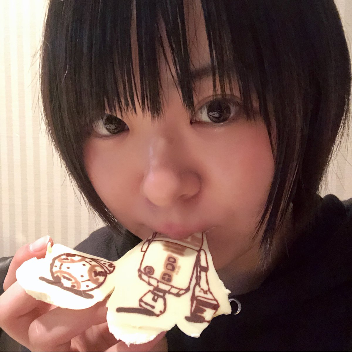 小澤みのり Twitter પર おめでとうをありがとうございます٩ ๑owo๑ ۶ 本日10 14は私の誕生日でございました サプライズで祝ってもらってめちゃくちゃびっくり喜んだ小澤でございます 一つ歳を重ね また気持ちを改めて 楽しいお芝居をお届けできるよう