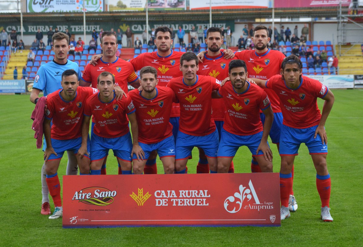 0 - 0 |
Quizás no ha sido nuestra mejor versión, ni nuestro mejor partido, pero seguimos luchando por cumplir nuestros objetivos. Gracias a toda la gente que ha venido al campo a pesar de la lluvia. 
Foto de @pedritosabio 📸👏🏼
