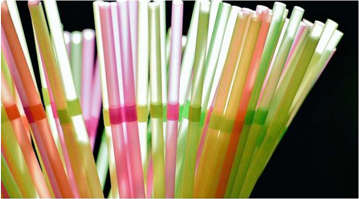 wa_soda's tweet photo. En septiembre, #Guayaquil aprobó una ordenanza que prohíbe y regula el plástico de un solo uso. Se lo deberá cambiar por un material reciclado, biodegradable o reutilizable en un plazo máximo de 36 meses. 👏♻️ https://t.co/keWqYd4biY
