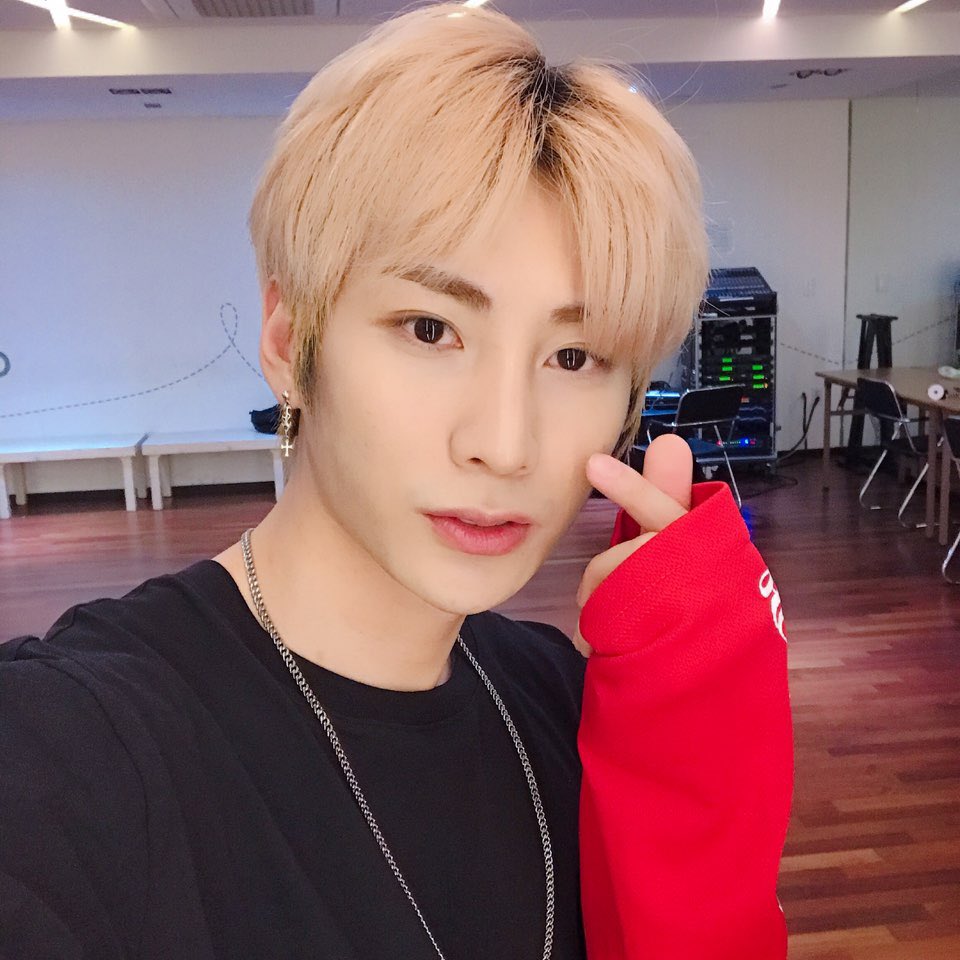 Official_SKYE_'s tweet photo. [#일상의기록📝 by. 인투잇🤙👀🤴🏻😎🐯👼🏻🧚🏻‍♂️]
인투유 매일이 인투잇으로 인해 행복했길 바라며, 2주 동안 일상의 기록을 함께해주셔서 감사합니다❤️🤗 https://t.co/N4e5fW7ubi