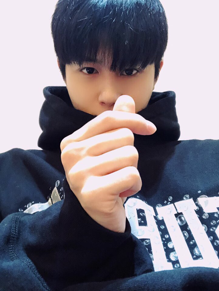 Official_SKYE_'s tweet photo. [#일상의기록📝 by. 인투잇🤙👀🤴🏻😎🐯👼🏻🧚🏻‍♂️] https://t.co/qQQ6FnGoXh
