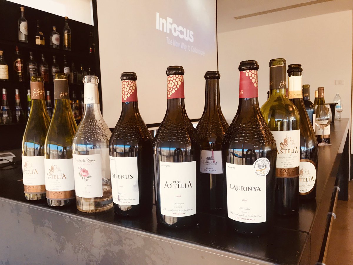 paul_mas's tweet photo. Wine tasting of the commercial team in Tel Aviv. The iconic wines and the #astelia line. A surprise is hiding behind #closastelia and #laurinya! A hint ? We’ve recently talked about this 🍇 variety 😋 https://t.co/RiaD3OlM5V