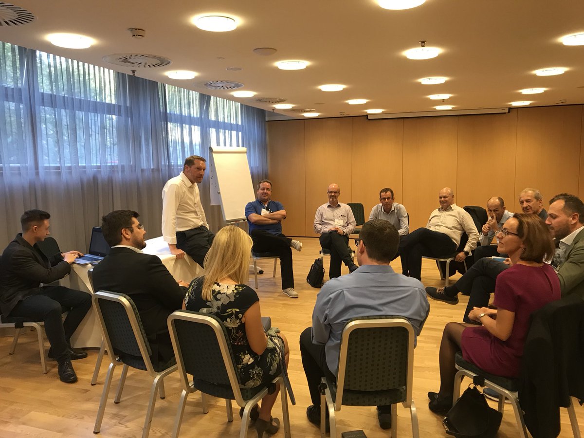 LisaHochreiter1's tweet photo. Die perfekte digitale Transformation erfordert Mindset durch die gesamte Organisation #lsz #ciokong18 #digitalesMindset https://t.co/cSyskyr2d6