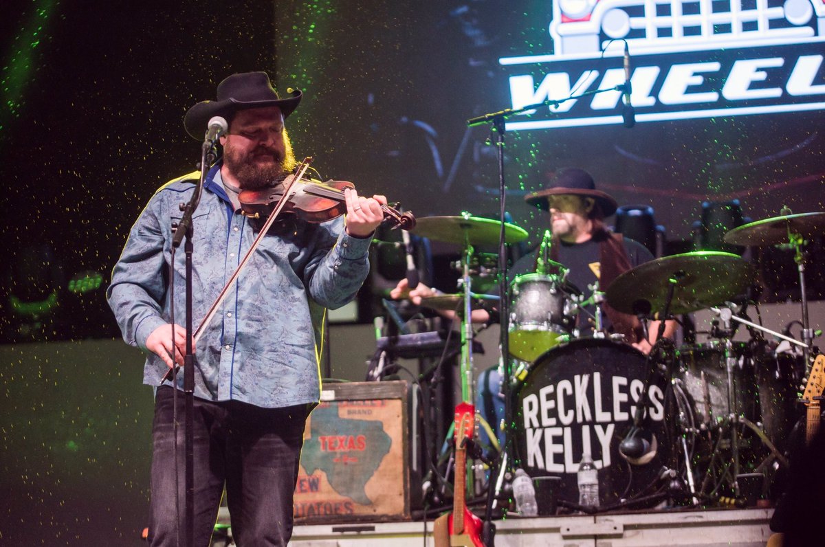 decadesofwheels's tweet photo. Great pics from @marknphoto of last night’s concerts. https://t.co/bL9C4TLnFn