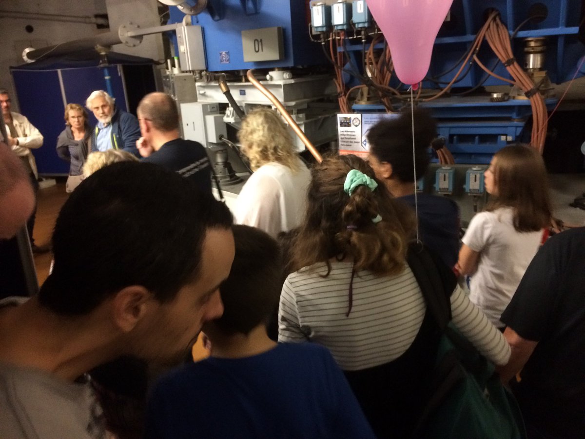 La fête de la science 2018 se termine, des visiteurs tous les âges ici à Sciences ACO, le pionnier des accélérateurs de particules ⁦<a href="/u_psud/">Université Paris-Sud</a>⁩.