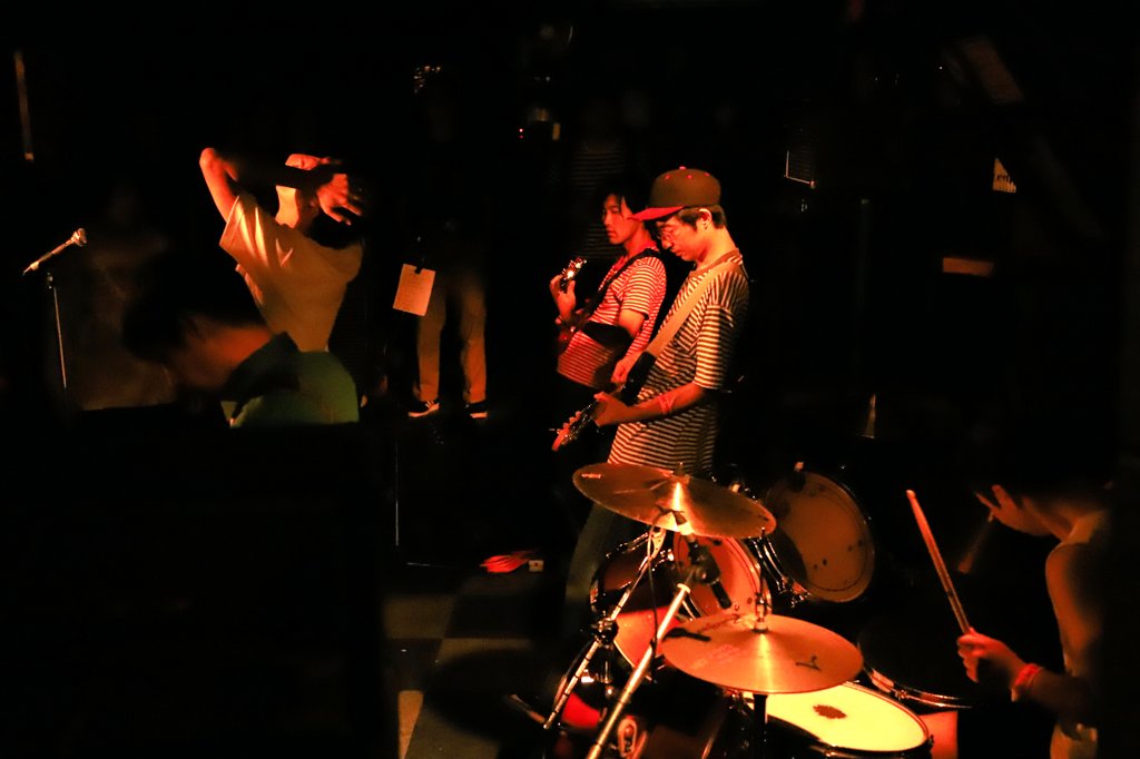 riemiyaoka's tweet photo. OFFICE VOIDS さん撮らせて頂きました。ありがとうございます！
ライブ観るのも久しぶりでしたが空気感が……ハードコアパンク！！

無断転載等はご遠慮くだされ

#OFFICEVOIDS https://t.co/we8FC2zdVb