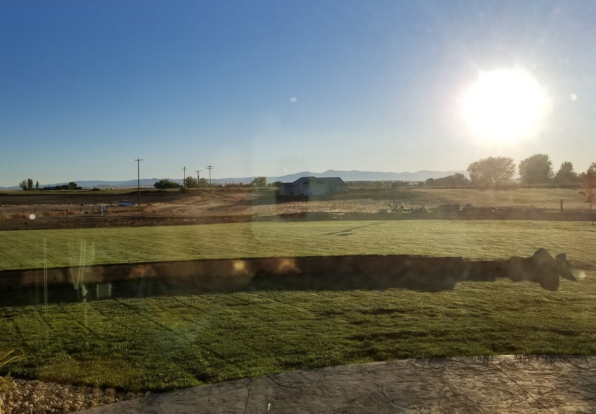 PastorJimLyon's tweet image. The sun is up. It's a beautiful morning. The Lord's Day. In Caldwell. Just outside of Boise. On the Oregon Trail. Idaho. Now to celebrate the Son. On the first day of the week. He is risen. Worship. Him. #JesusAlone