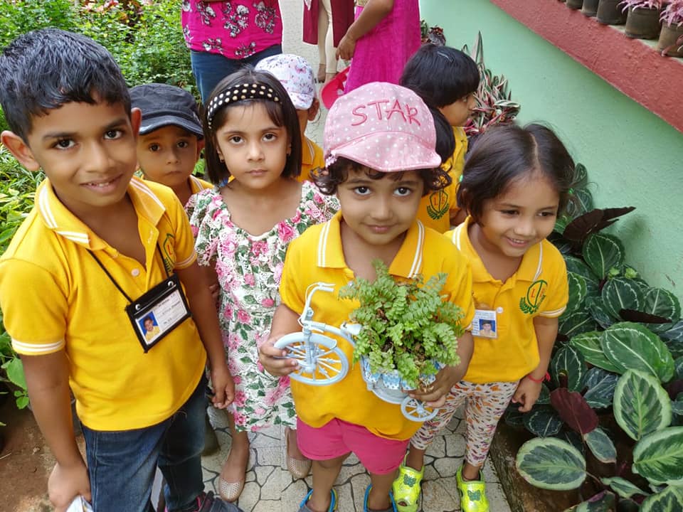 littlebrooksmum's tweet photo. What an amazing day! Full of sunshine and happy faces! A field trip to the Ferntastica Gardens. A Beautiful plant nursery with a "bouquet" of plants #cactusplants #cycleplants #bottleplants #lovelycreepers #shadeplants #terrariumbowls #verticalgardening #littlebrooks #Chembur https://t.co/1rifFOTRER