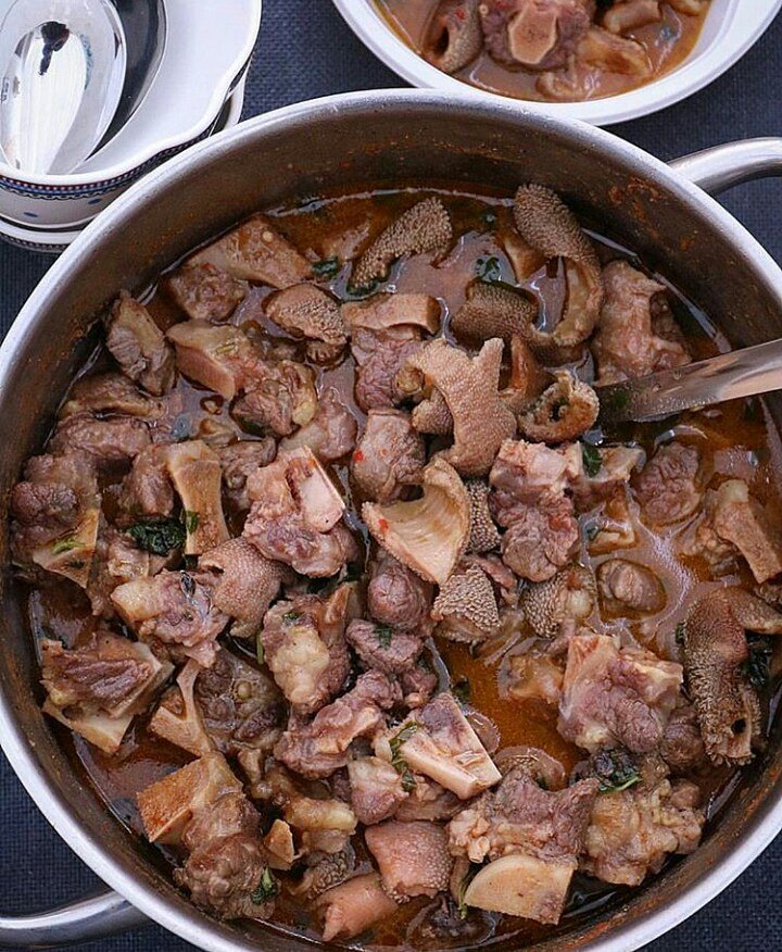 followthestoryy's tweet photo. : It's Sunday vibes || The pepper soup with Assorted meat " Yamuade3 " is ready, Get your OMO TUO set πππ:.
*
*
#OmotuoSunday || #yamuade3 || #AssortedPeppers || #MeatSoup || #EatGhana || #FeelGhana || #TravelGhana || #GhanaTourism || #Ghana #AccessGhana.
.
π·: @foodace https://t.co/uCDbZ96DnN