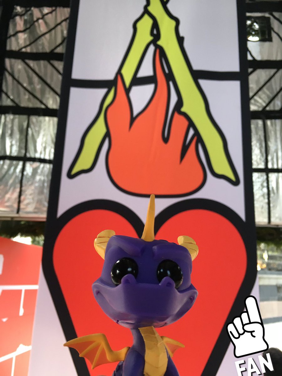 Geekyclorians's tweet photo. Nuestro #Spyro los saluda desde la instalación de #InBloomCDMX de #StudioMUTT en la Alameda. 
¡Hoy es el último día del @AbiertoDeDiseno!

#AMD2018 #YoSoyGeek https://t.co/yFxarNaddd