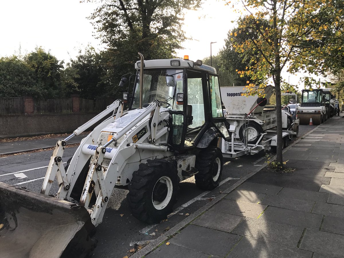 JME_Ealing's tweet photo. A warning for this week, starting tomorrow, Monday 15th, of parking suspension and likely traffic congestion due to works along Scotch Common. Cleveland Road works have now finished so that may be your better route (avoiding Kent Gardens and Scotch Common itself). https://t.co/7fc8xwWgdC